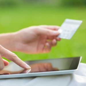 Social media - Customer service online 121 Creative